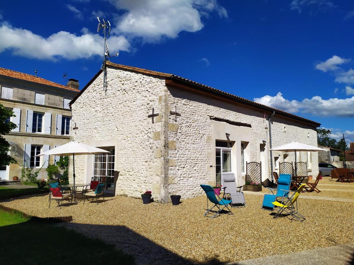 Les Gites Du Vigneron Et Cd'H Saint-Seurin-de-Palenne Exteriér fotografie
