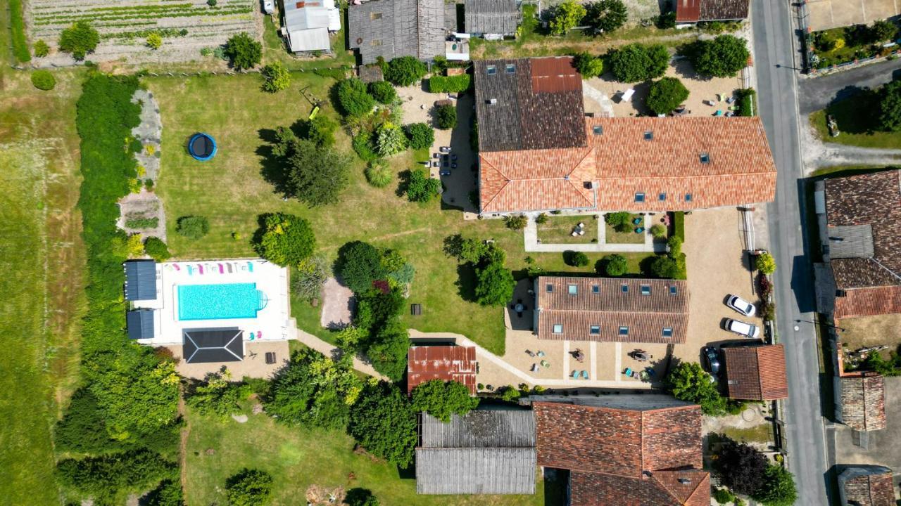 Les Gites Du Vigneron Et Cd'H Saint-Seurin-de-Palenne Exteriér fotografie