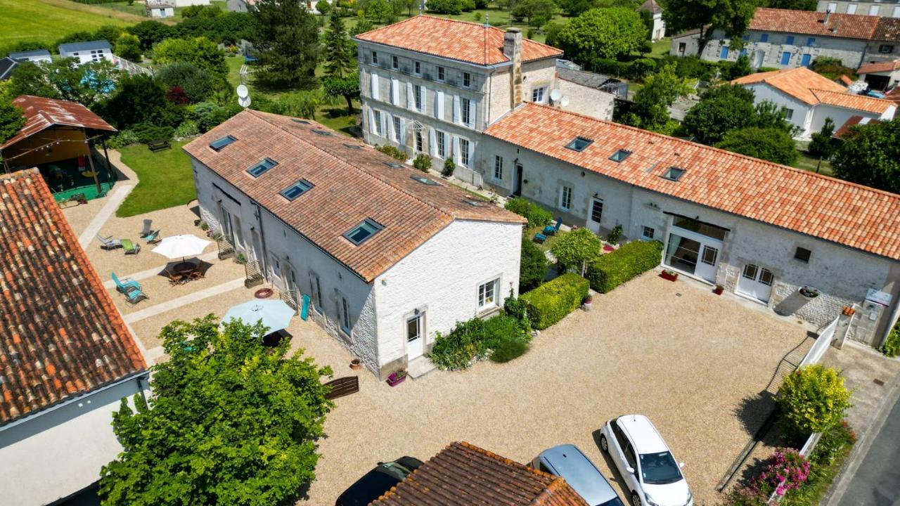 Les Gites Du Vigneron Et Cd'H Saint-Seurin-de-Palenne Exteriér fotografie