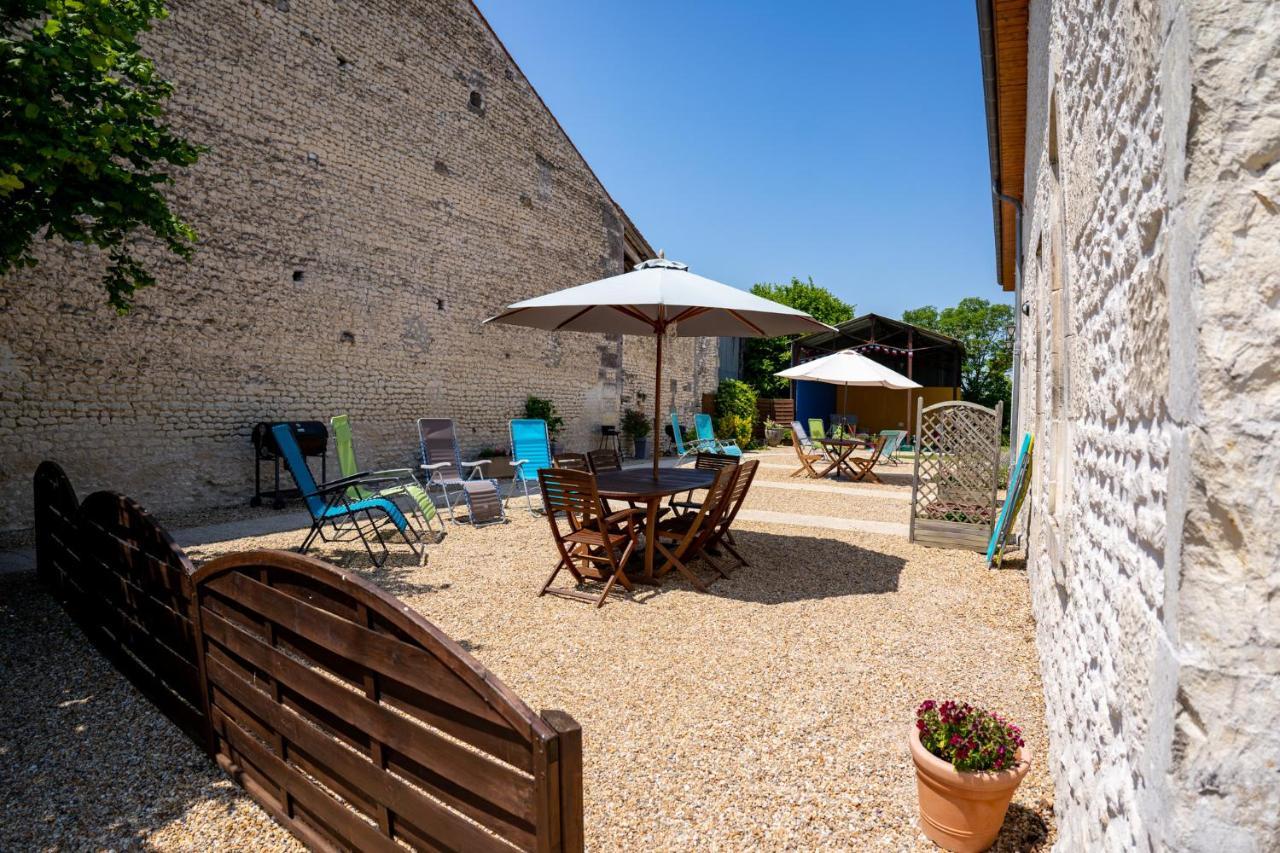 Les Gites Du Vigneron Et Cd'H Saint-Seurin-de-Palenne Exteriér fotografie