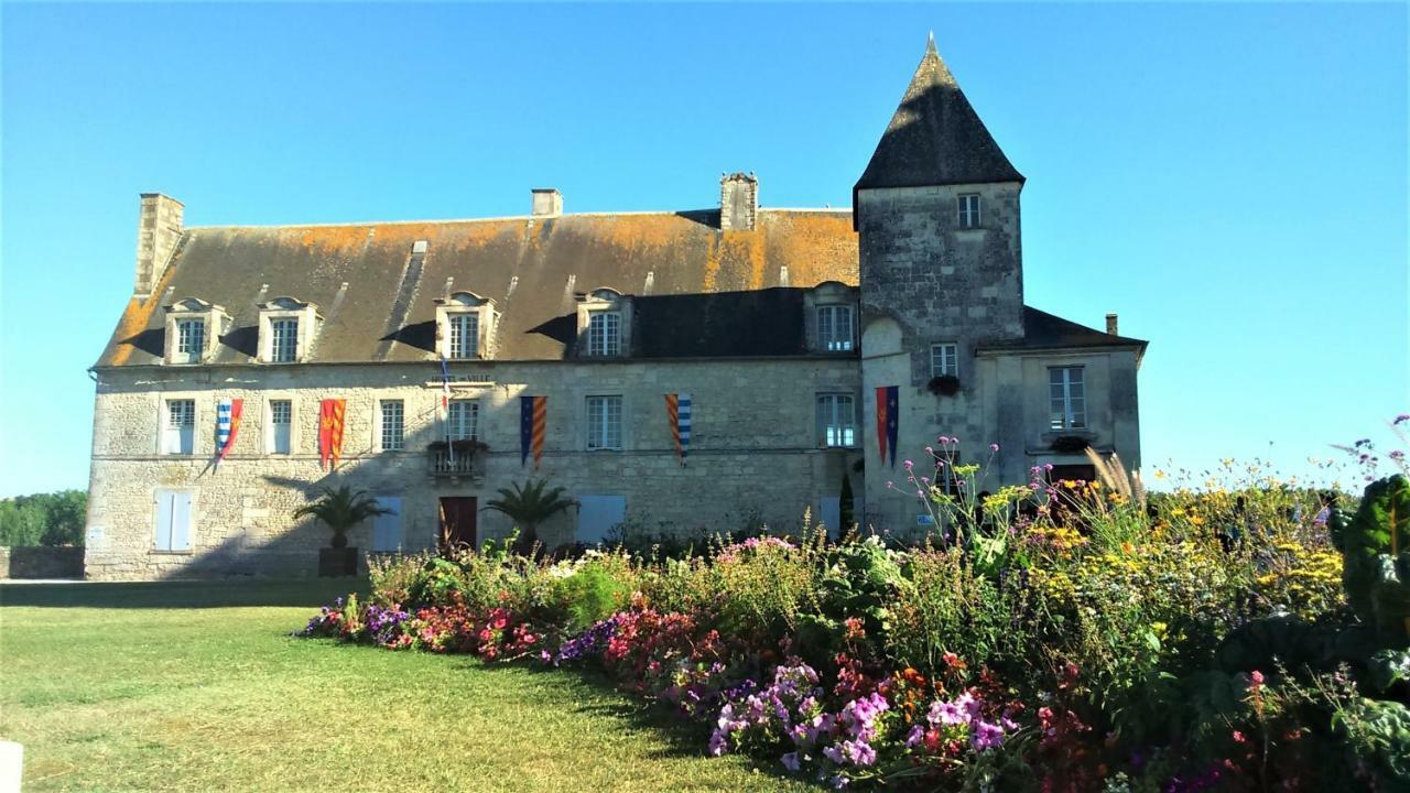 Les Gites Du Vigneron Et Cd'H Saint-Seurin-de-Palenne Exteriér fotografie