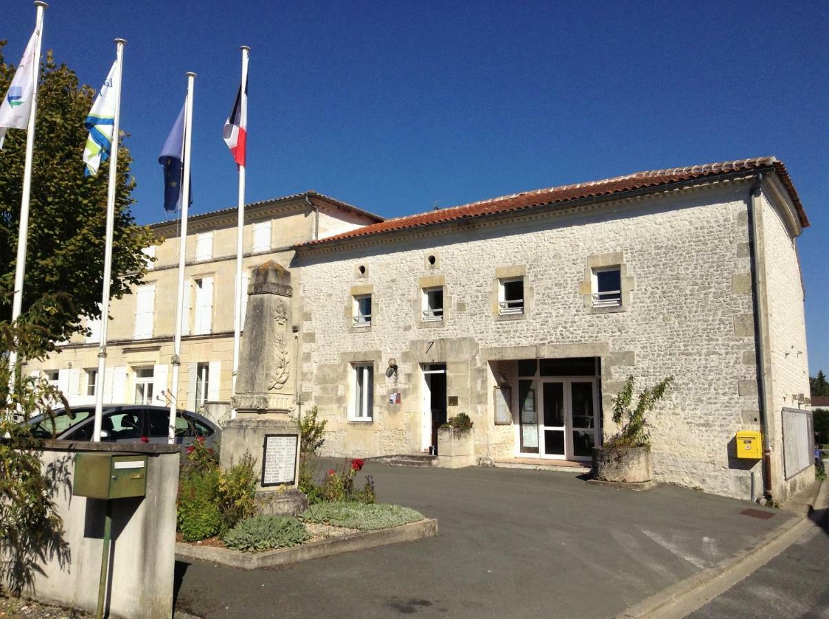Les Gites Du Vigneron Et Cd'H Saint-Seurin-de-Palenne Exteriér fotografie